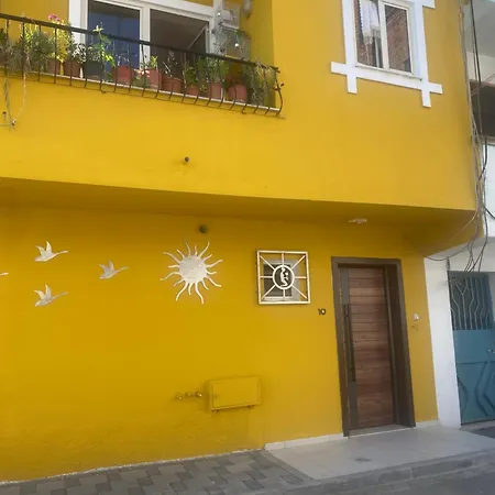 Cozy Centrally Located For Up To Three Or Four Guests Family 10 Min Walk From Center Appartement