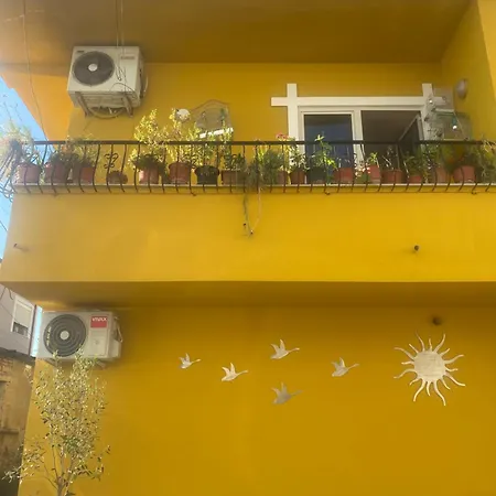 Apartment Cozy Centrally Located For Up To Three Or Four Guests Family 10 Min Walk From Center