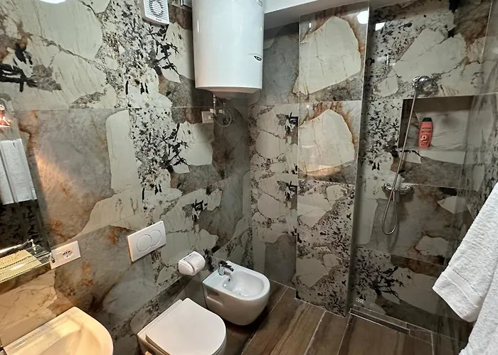 Cozy Centrally Located For Up To Three Or Four Guests Family 10 Min Walk From Center