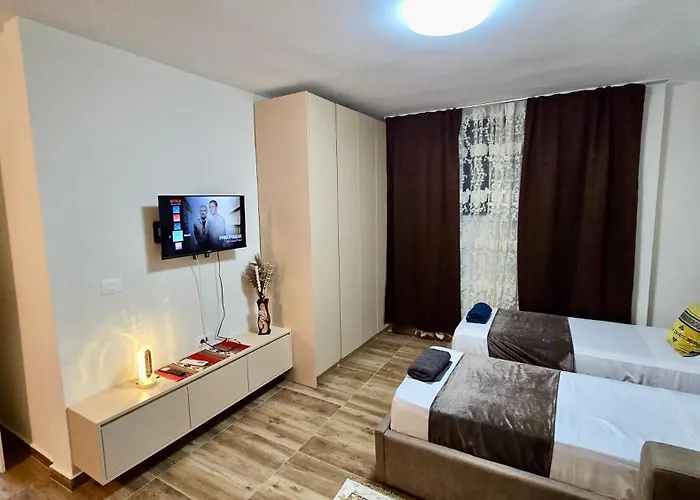 Cozy Centrally Located For Up To Three Or Four Guests Family 10 Min Walk From Center Apartment *