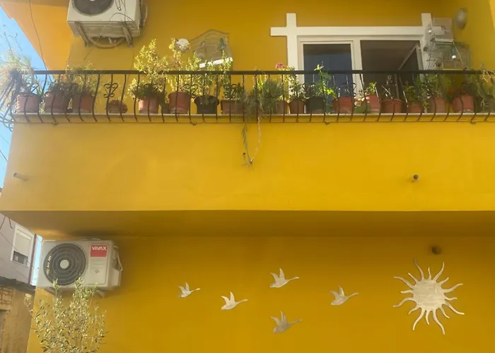 Apartment Cozy Centrally Located For Up To Three Or Four Guests Family 10 Min Walk From Center