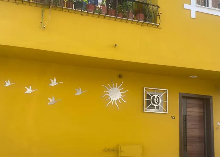 Cozy Centrally Located For Up To Three Or Four Guests Family 10 Min Walk From Center Appartement *