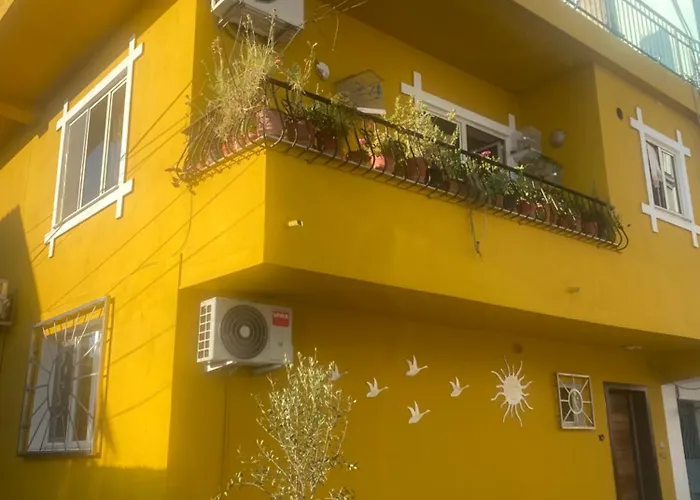 Apartment Cozy Centrally Located For Up To Three Or Four Guests Family 10 Min Walk From Center