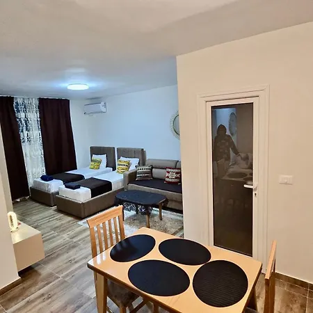 Apartment Cozy Centrally Located For Up To Three Or Four Guests Family 10 Min Walk From Center