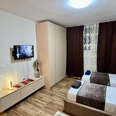 Cozy Centrally Located For Up To Three Or Four Guests Family 10 Min Walk From Center Appartement *