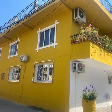 شقة Cozy Centrally Located For Up To Three Or Four Guests Family 10 Min Walk From Center *
