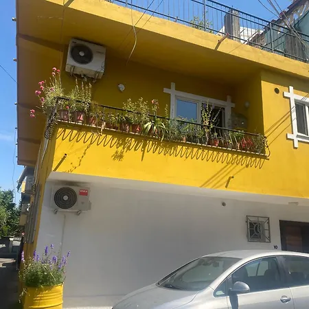شقة Cozy Centrally Located For Up To Three Or Four Guests Family 10 Min Walk From Center