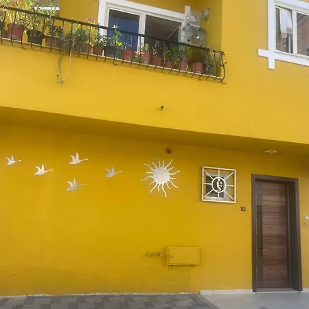 Cozy Centrally Located For Up To Three Or Four Guests Family 10 Min Walk From Center Appartement *