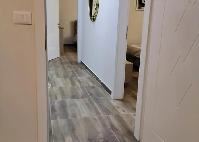 Cozy Centrally Located For Up To Three Or Four Guests Family 10 Min Walk From Center *