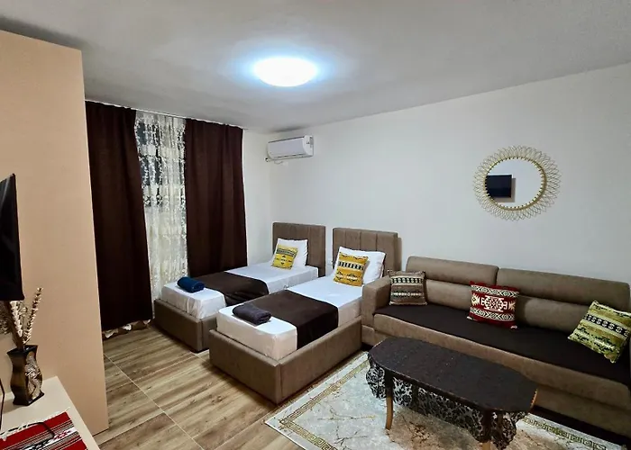 Cozy Centrally Located For Up To Three Or Four Guests Family 10 Min Walk From Center Lägenhet *